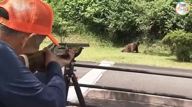 【真庭市】住宅地にクマが出たら…約70人が「緊急銃猟」訓練　出没から発砲までの対応を確認